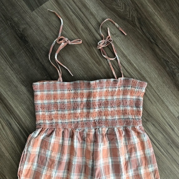Women’s unbranded peach and white plaid jumpsuit - Picture 7 of 7